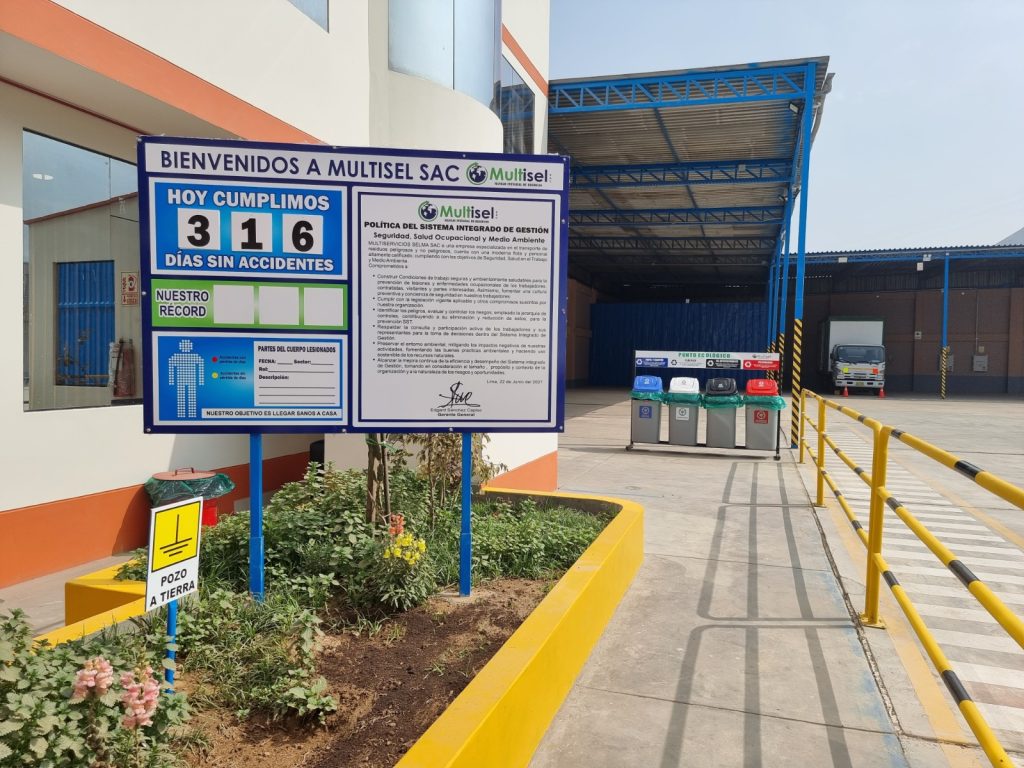Responsabilidad ambiental: Actuamos con conciencia ecológica en cada uno de nuestros procesos. Compromiso: Cumplimos con nuestros clientes, el entorno y la sociedad. Profesionalismo: Brindamos un servicio técnico de alta calidad, con personal capacitado. Transparencia: Mantenemos relaciones claras, éticas y honestas. Mejora continua: Buscamos innovar y optimizar nuestros procesos constantemente. Vocación de servicio: Atendemos con cercanía, respeto y dedicación a cada cliente.